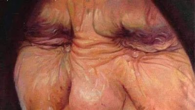 رجل ابكى والدته لكي يضحك زوجته كامله 