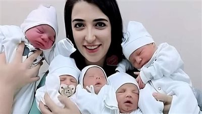 الدكتوره مبروك انتى حامل