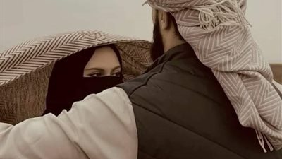 تزوجها وكشف عن وجهها
