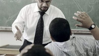 ضړب مدرس تلميذاً لسوء سلوكه