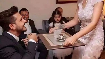 قصه طلب شاب من والدته أن تبحث له عن عروسة كامله