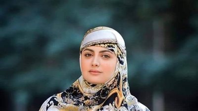 امرأة جزائريه تتصل بأحد القنوات 
