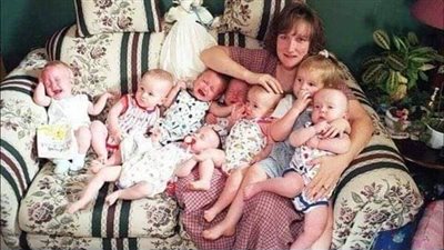 تركها زوجها في عام 1998 لأنها أنجبت 7 أطفال توأم انظروا كيف أصبحوا بعد 20 سنة