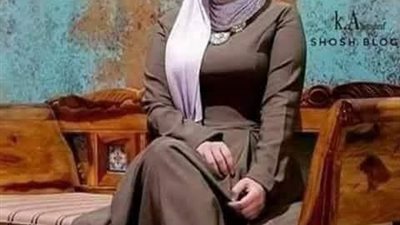 امرأه لا تستطيع أن ترفع نظرها على بصرها لمده ثلاث سنوات 