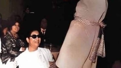 هذه الطفلة التي ترقص أمام أم كلثوم اصبحت فنانة شهيرة منى