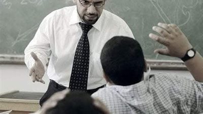 ضړب مدرس تلميذا لسوء سلوكه