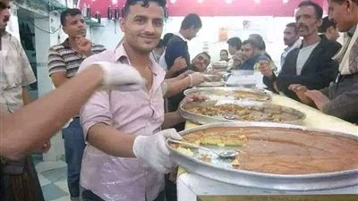 قصة كان يعمل شابا في محل لبيع الحلويات الشعبية