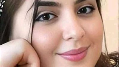نسيم العاصف بقم زهرة الربيع